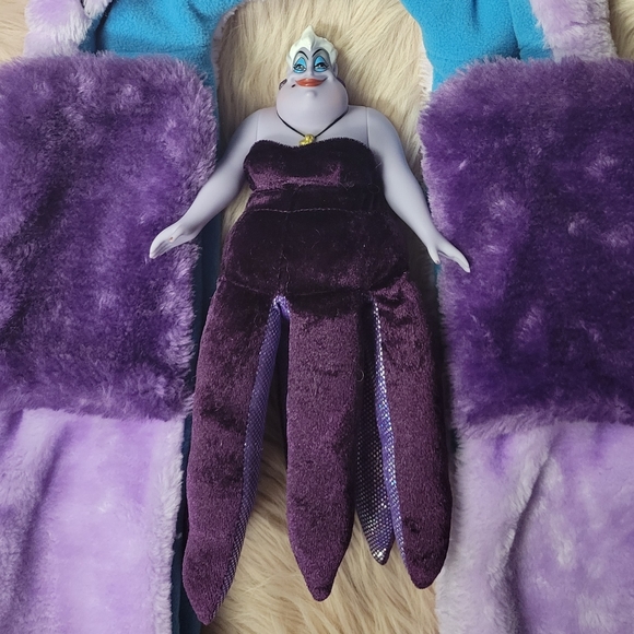 COPY - NWT DISNEY URSULA FUZZY HAT SCARF HAND WARMERS AND DOLL - Picture 2 of 2